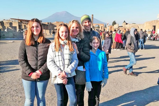 Pompeii Skip-the-Line Tour for Kids & Families with Archaelogist - Why this Pompeii tour works better for families
