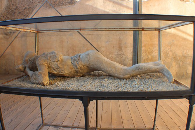Pompeii Skip-the-Line Tour for Kids & Families with Archaelogist - The Teatro moments: turning Roman acoustics into a kid-friendly win