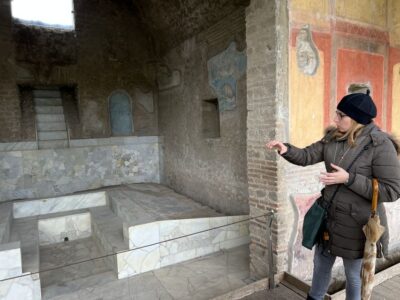 Pompeii: Small-Group Guided Tour with Skip-the-Line Ticket - Meeting in Piazza Immacolata and finding your guide fast