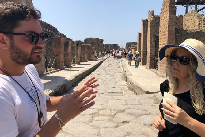 Pompeii Small Group Tour & Food/Wine tasting at Mt. Vesuvius - How the Guide Turns Ruins Into a City