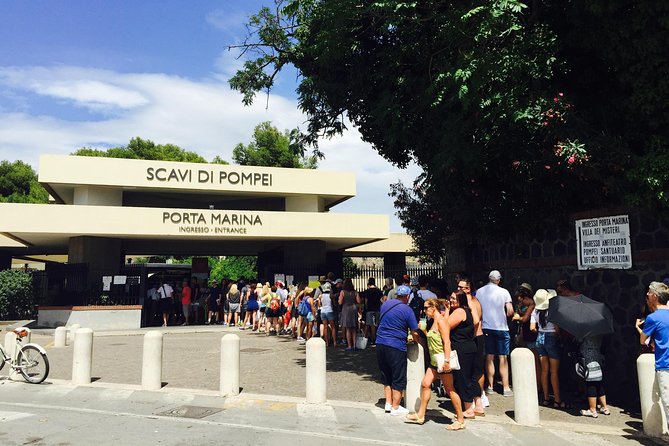 Pompeii: Small Group Tour with an Archaeologist - Houses and art: mosaics, frescoes, and learning what to notice