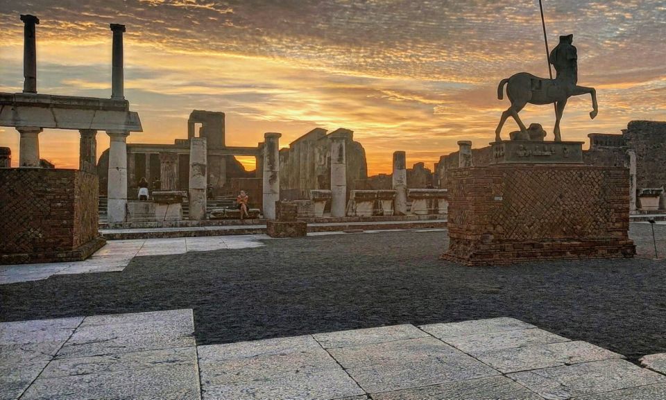 Pompeii Sunset tour for small group - The 2.5-hour walk: how the route keeps moving (without feeling rushed)