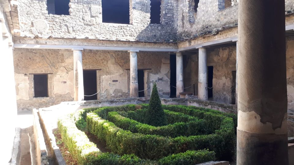 Pompeii Sunset tour for small group - Stabian Baths and Lupanare: where daily life turns a bit more real