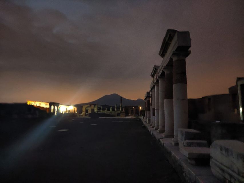 Pompeii Sunset tour for small group - Meeting at Parking Zeus and finding your guide fast