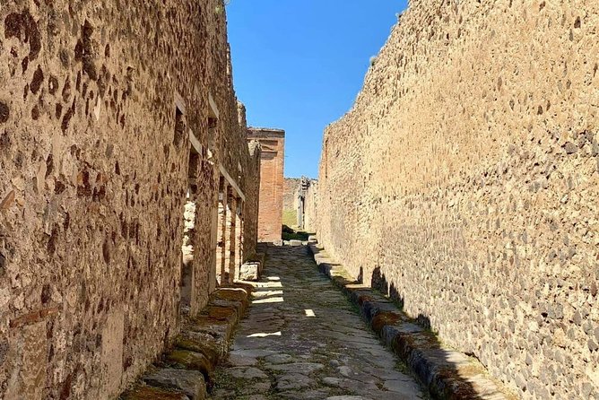 Pompeii the Buried city - The Lupanare stop and the plaster casts: why these moments stick