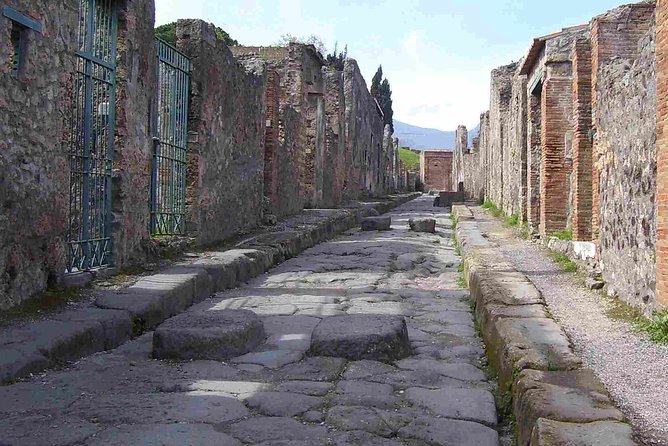 Pompeii the Buried city - Theaters, the north side, and the goal of feeling present