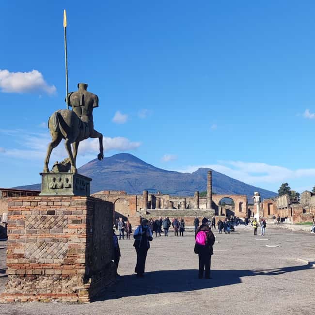 Pompeii Tour with Archaeological Expert and Lunch - Skip-the-line logistics at EUROPARKING (and why it matters)