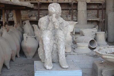 Pompeii Visit at its Most Peaceful Moment - Meeting at Hotel Vittoria and how the 2-hour rhythm works