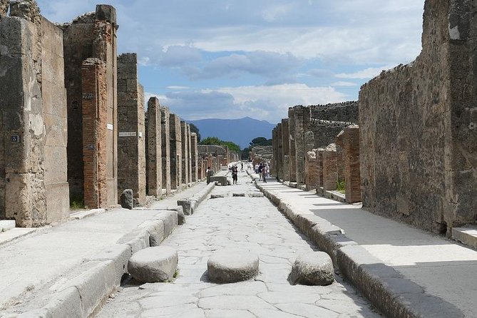 Pompeii Visit at its Most Peaceful Moment - Who should book this Pompeii closing-time tour