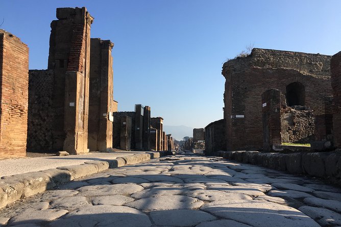Pompeii with an archaeologist, small group!!! - Houses, Decorations, and the City’s Daily Rhythm