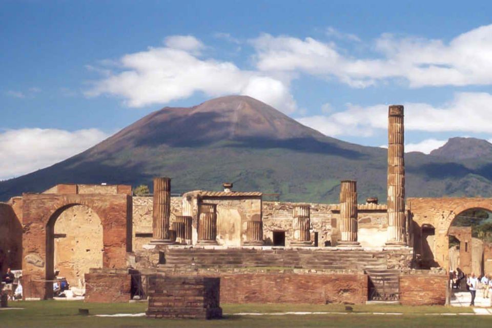 Pompeii with Wine Tasting Private Tour - Pompeii for 2.5 hours: how a guided tour helps you see the right highlights