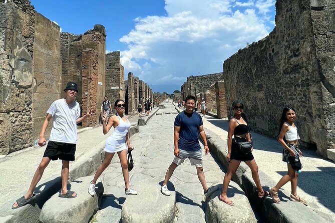 Positano Private Transfer from/to Naples with Pompeii Guided Tour - Price and Value: When This Private Day Makes Sense