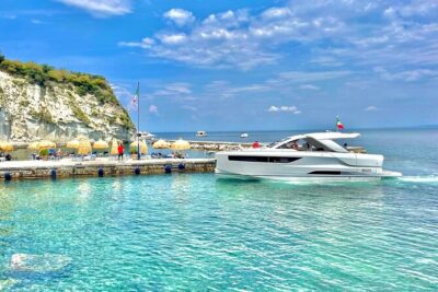 Private boat tour from Naples to Capri+Amalfi Coast JEANNEAU DB43 - Capri by Private Boat: Grottos, Wine, and the Blue Grotto Line