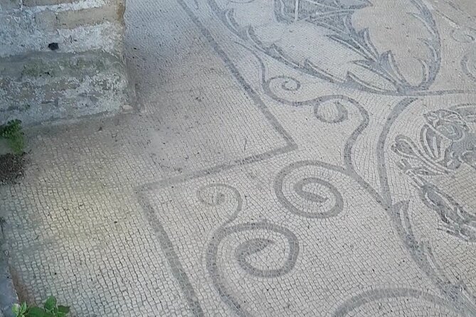 Private car tour among the treasures of the Phlegraean Fields of Naples. - Cuma’s excavations: the first Greek city outside Greece