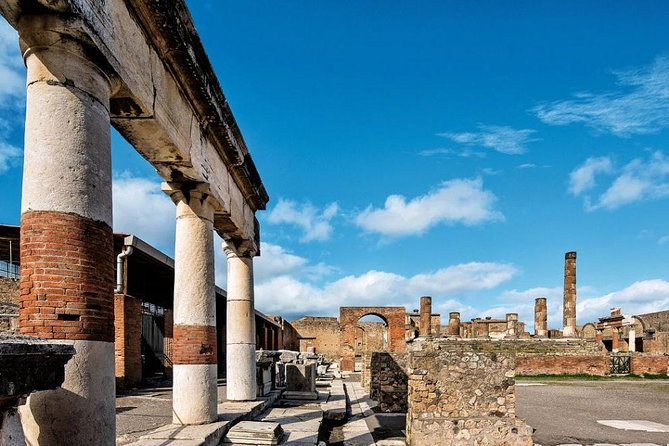 Private Exclusive VIP Tour of Positano, Pompeii & Mount Vesuvius - Stop 1: Positano at the Paradise Lounge Bar (1 Hour)