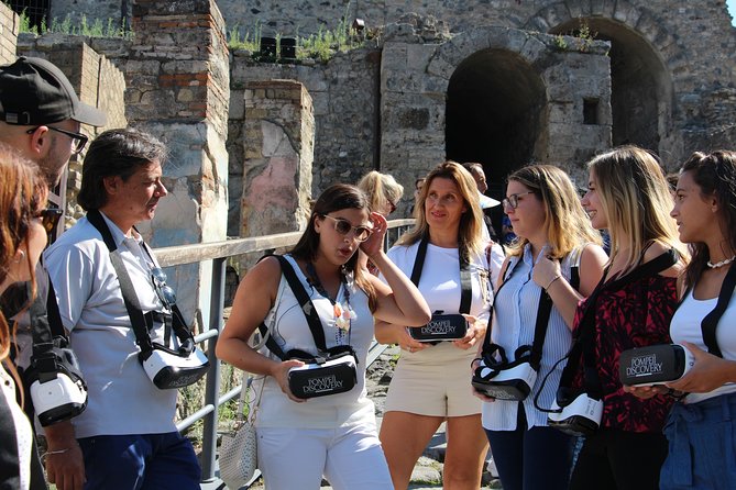 Private Guided Tour and VR Headsets in the Ancient Pompeii - Languages, Tour Times, and Group Comfort