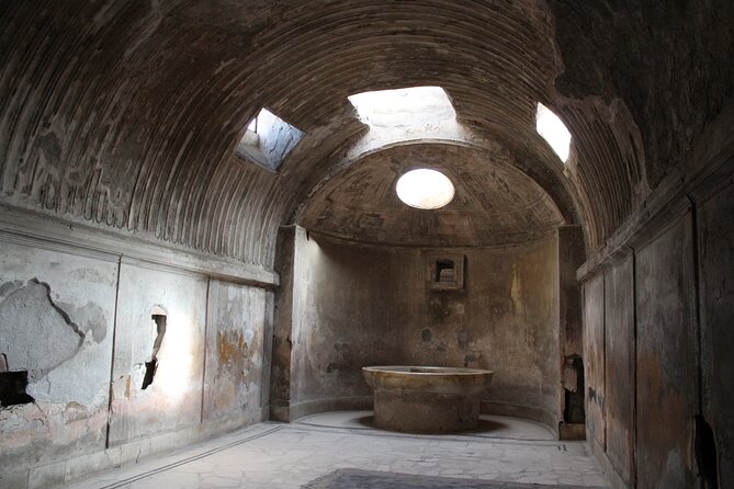 Private half-day tour with expert guide in the archaeological site of Pompeii - Stabian Baths (Terme Stabiane): the most practical stop if you love detail