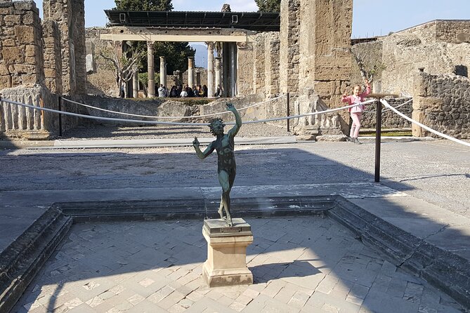 Private half-day tour with expert guide in the archaeological site of Pompeii - Pompeii Archaeological Park: why the first hour matters
