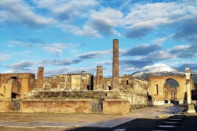 Private Tour in Pompeii and Vesuvius - Vesuvius National Park climb: views, pace, and what to wear