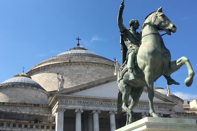 Private tour of Naples with street food tasting - via dei presepi: nativity scenes culture at street level