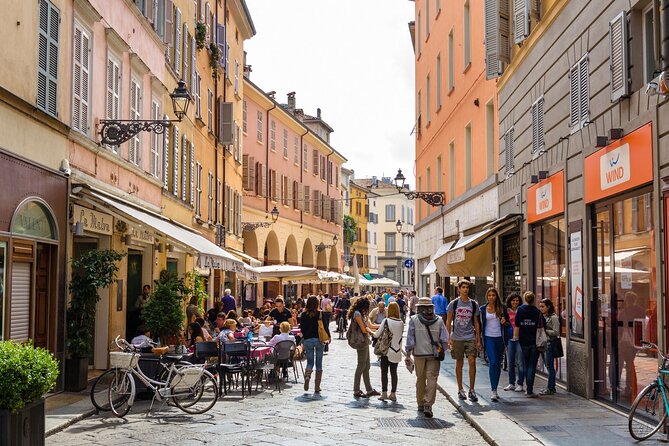 Private Tour of Pompeii, Sorrento and Positano from Naples - Limoncello, Water, and Photo Stops: Small Inclusions That Matter