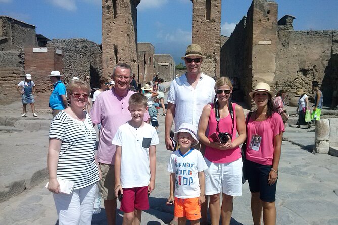 Private tour of the Pompeii excavations - Meeting at Piazza Esedra: where the tour starts