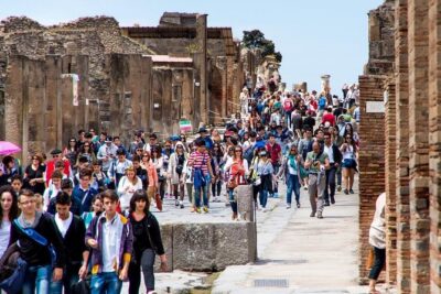 Private tour to Pompeii Herculaneum and Vesuvius - The Transportation Setup That Makes This Work