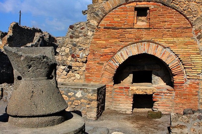 Private Tour with Official Guide through the wonders of Pompeii. - Tempio di Giove Capitolino and Temple of Apollo: Religion as Urban Layout