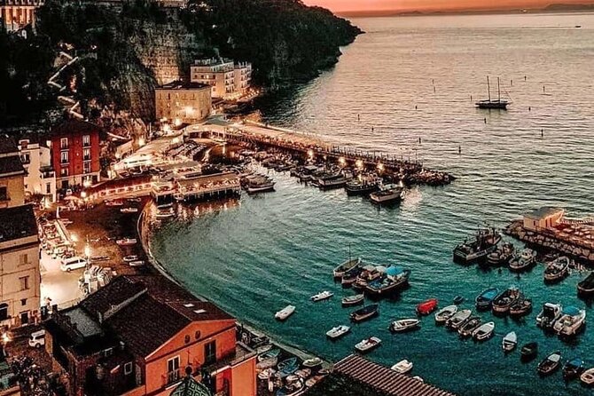 Private Transfer from Naples Train Station to Sorrento - Drop-Off at the Right Place in Sorrento: The Hotel-Entrance Benefit