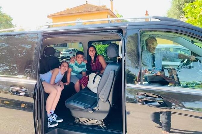 Private transfer from Napoli to Sorrento with stopover in Pompeii ruins - A private Naples-to-Sorrento transfer that keeps the day simple