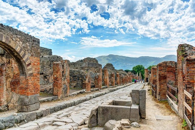 Private Transfer Naples to Amalfi Coast + 2 hours stop in Pompeii - The Drive in a Mercedes: Comfort That Pays Off