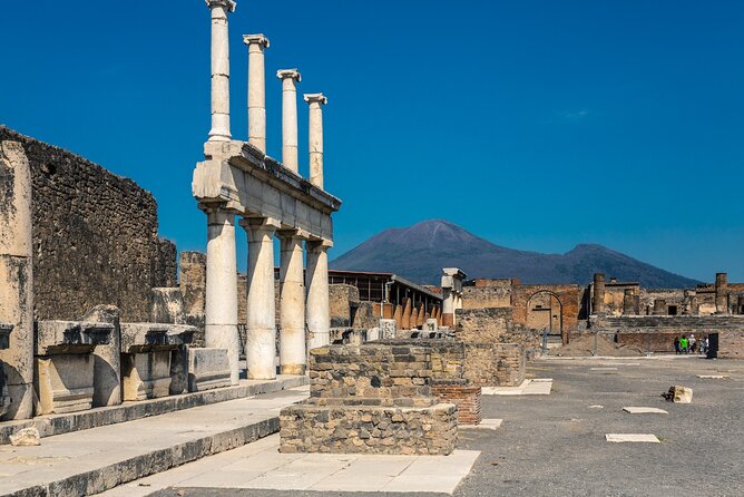 Private Transfer: Naples to Sorrento with Pompeii Guided Tour - Via dell’Abbondanza: The Main Street Feel in a Short Stop
