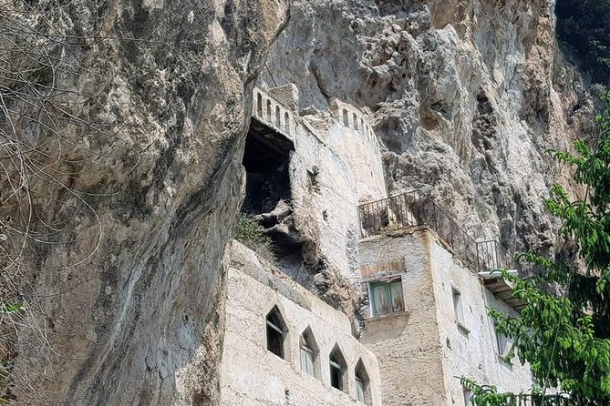 Private Walking tour from Ravello to Amalfi following Escher works - Finishing in Amalfi: Lunch Option or Easy Transport Back