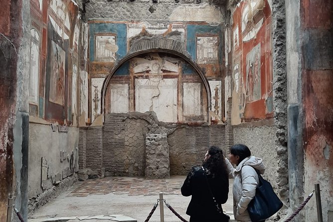 Private Walking Tour through the Historical City of Herculaneum - The main storyline: what you’ll actually see (and why not everything is visible)