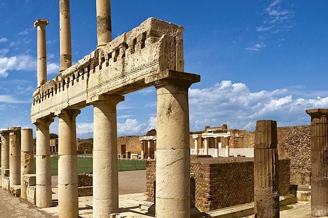 Round-Trip Shuttle Transfer from Naples to Pompeii - Arriving at Pompeii: what you do right after the gate