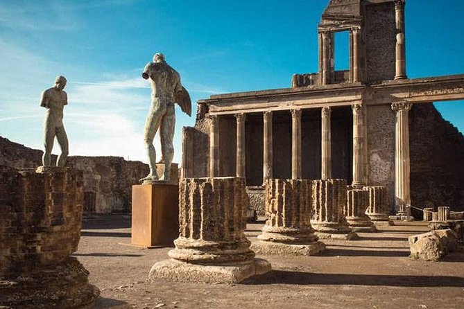 Round-Trip Shuttle Transfer from Naples to Pompeii - “Up to seven hours” in Pompeii: how to structure your wandering