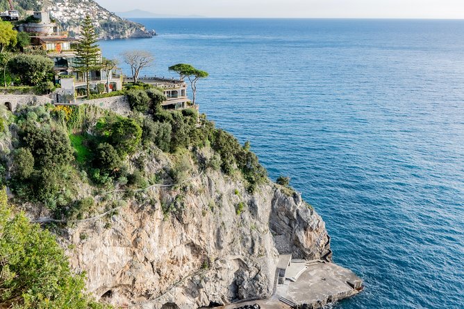 Shared Transfer from Naples Airport to Sorrento - Price and value: why this transfer costs what it costs