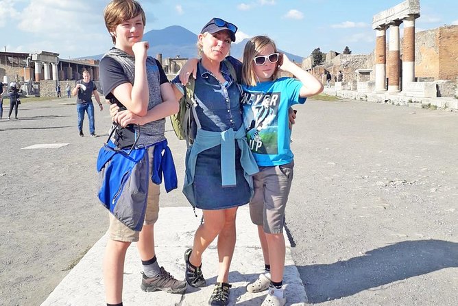 Shore Excursion Tour for Kids from Naples Port to Pompeii and Vesuvius - Getting to the meeting point without drama
