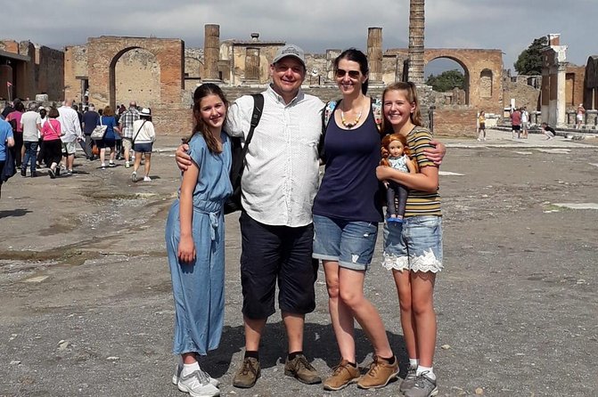 Shore Excursion Tour for Kids from Naples to Pompeii and Amalfi Coast - Pompeii with a family guide: what you’ll actually see
