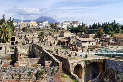 Shore tour of Pompeii, Vesuvius and Herculaneum. - Stop 1: Entering Pompeii’s Archaeological Park (and Why a Guide Helps)