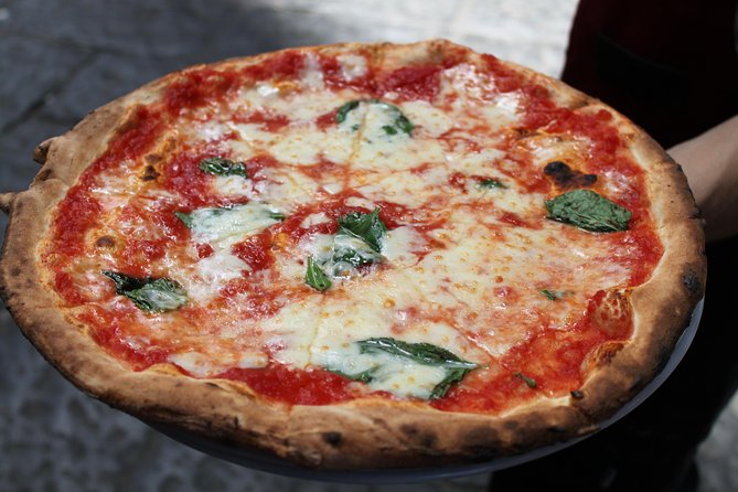 Sightseeing Tour and Pizza in Napoli - Key things that make this tour worth your evening