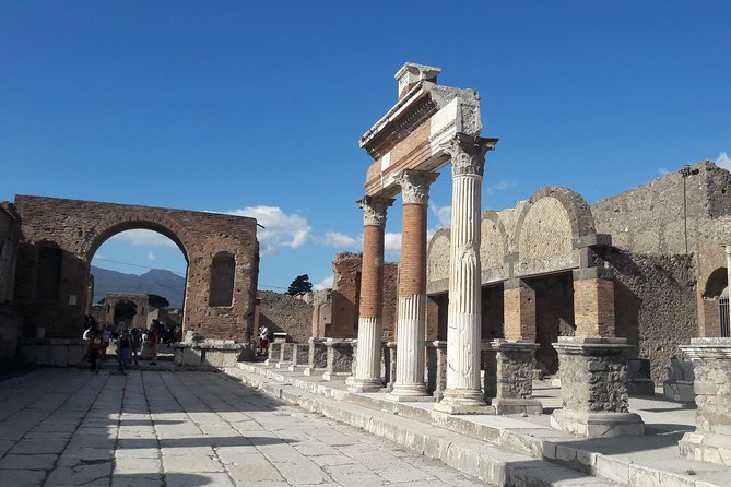 Skip-the-Line Pompeii Archaeological Site with Private Guide - Should you book this skip-the-line Pompeii experience?