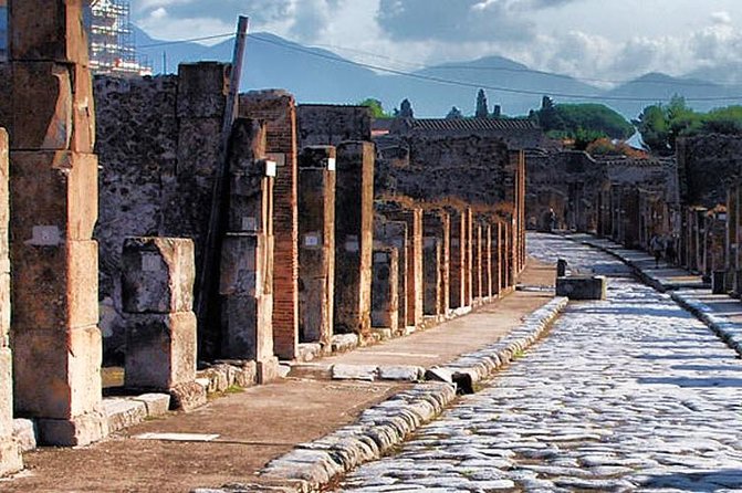Skip the Line Private Pompeii Guided Tour - Temple of Apollo: a quick stop with a big “why” behind it