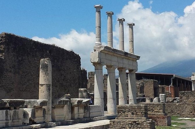 Skip the Line Private Pompeii Guided Tour - Contemporary art at Pompeii: Igor Mitoraj’s monumental sculptures