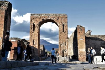 Skip the Line Ticket for Pompeii with a Guide Book of the Site - Your Pompeii Archaeological Park day: how to use the time