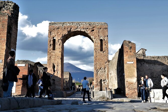 Skip the Line Ticket for Pompeii with a Guide Book of the Site - Your Pompeii Archaeological Park day: how to use the time