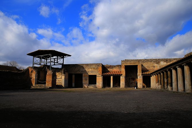 Small Group Guided Walking Tour of Ancient Pompeii Highlights - Key things to love about this Pompeii highlights walk