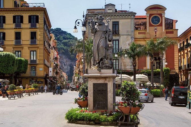 Sorrento and Amalfi Coast Private Day Trip - Stop 2: Positano Spiaggia—how to make the most of your 60 minutes