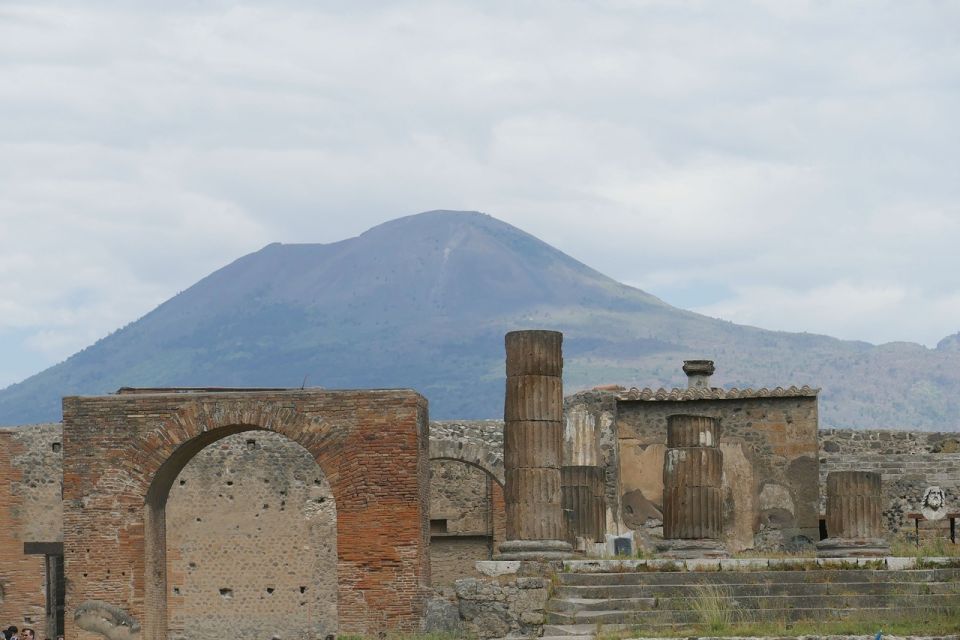 Sorrento: Pompeii and Mount Vesuvius Tour with Skip-the-line - Practical Tips for a Smooth Day on Old Stone