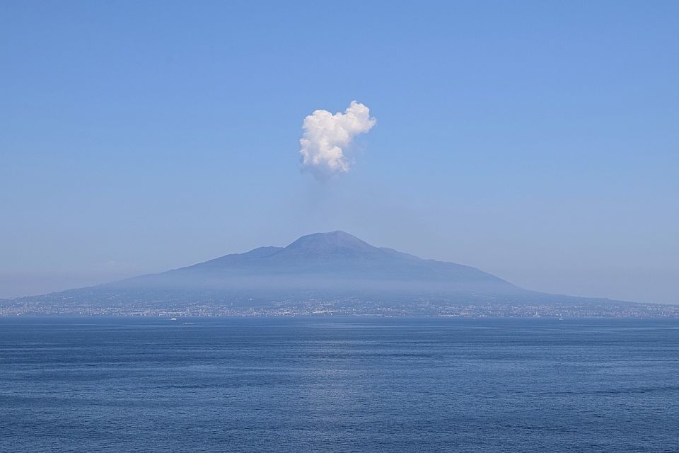 Sorrento: Pompeii and Mount Vesuvius Tour with Skip-the-line - Inside Pompeii With a Licensed English Guide